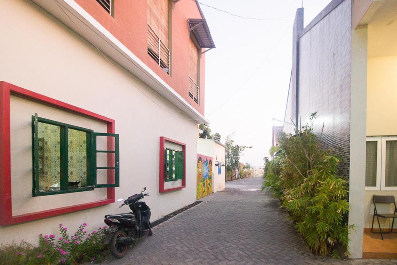 Reddoorz Plus Syariah Near Alun Alun Sampang Sampang  Exterior foto