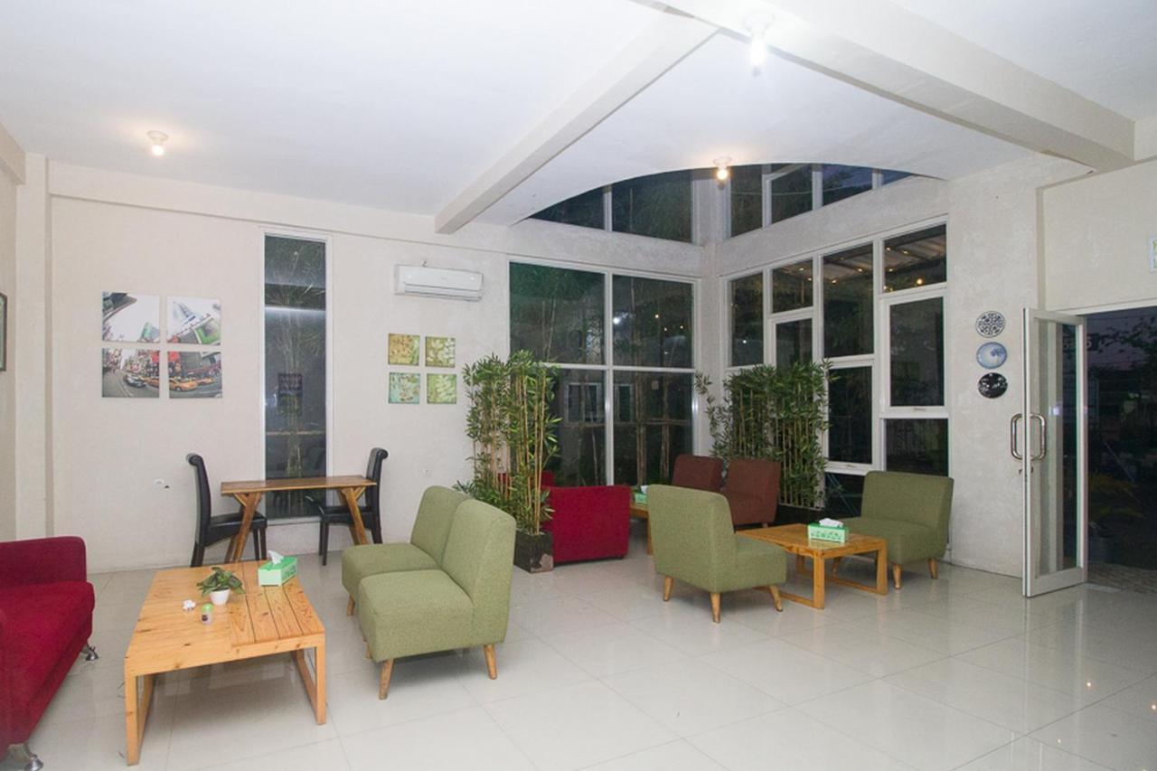 Reddoorz Plus Syariah Near Alun Alun Sampang Sampang  Exterior foto