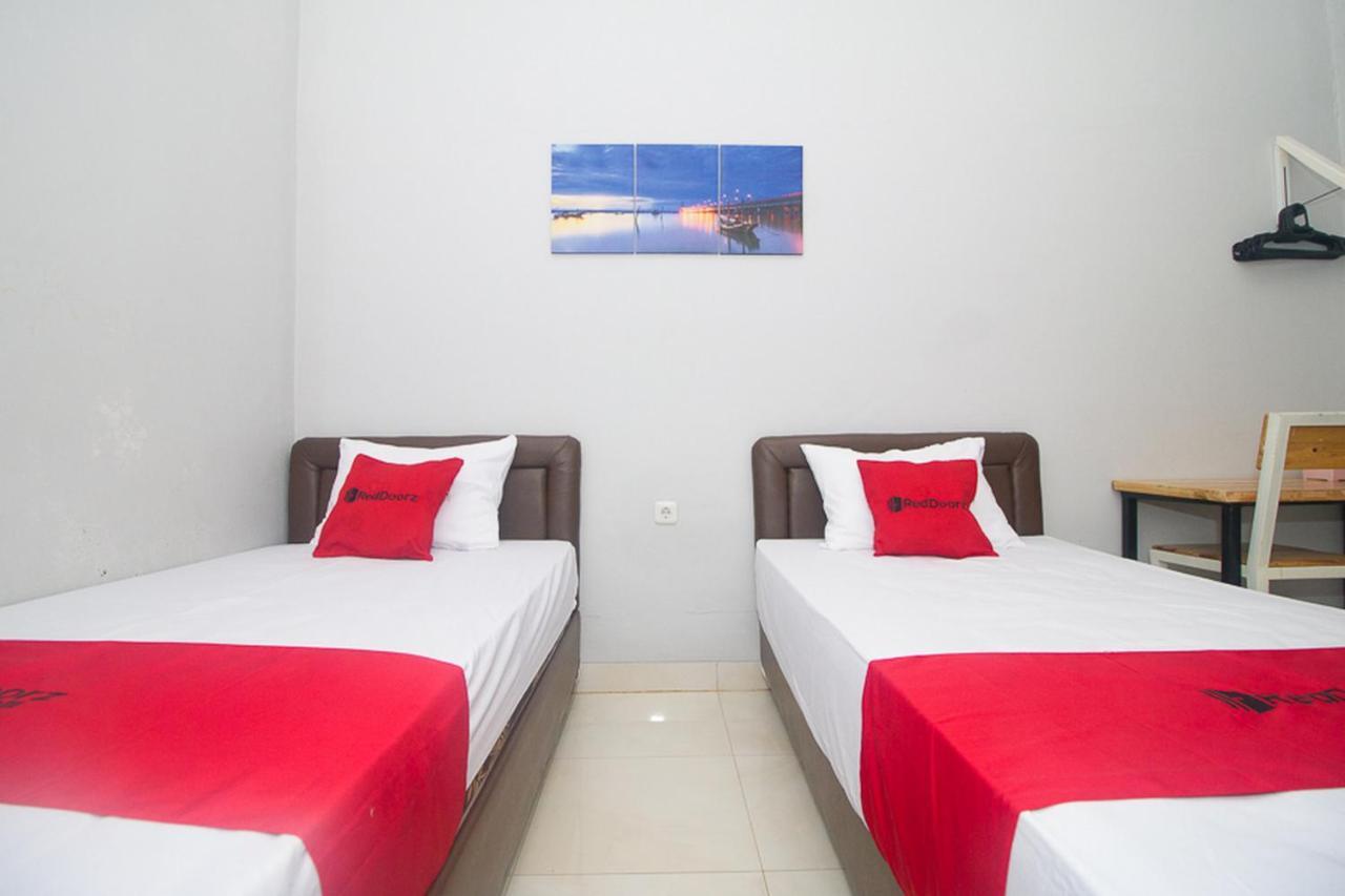 Reddoorz Plus Syariah Near Alun Alun Sampang Sampang  Exterior foto